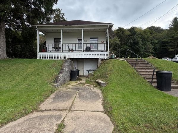 217 2nd Street , Bergholz, OH 43908