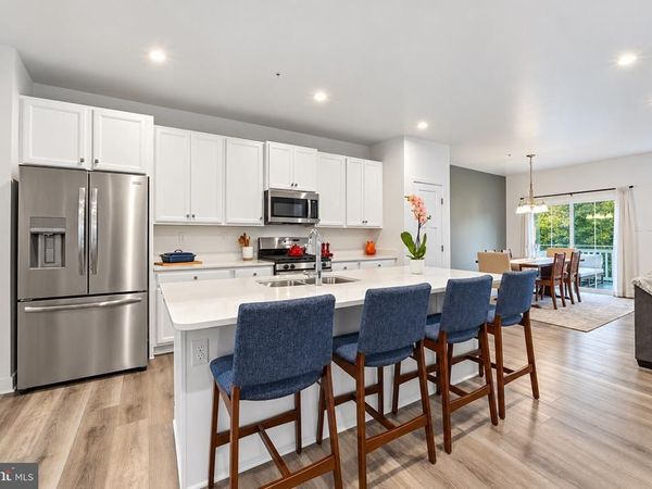 7956 MILLTOWN CIRCLE, CHELTENHAM, PA 19012