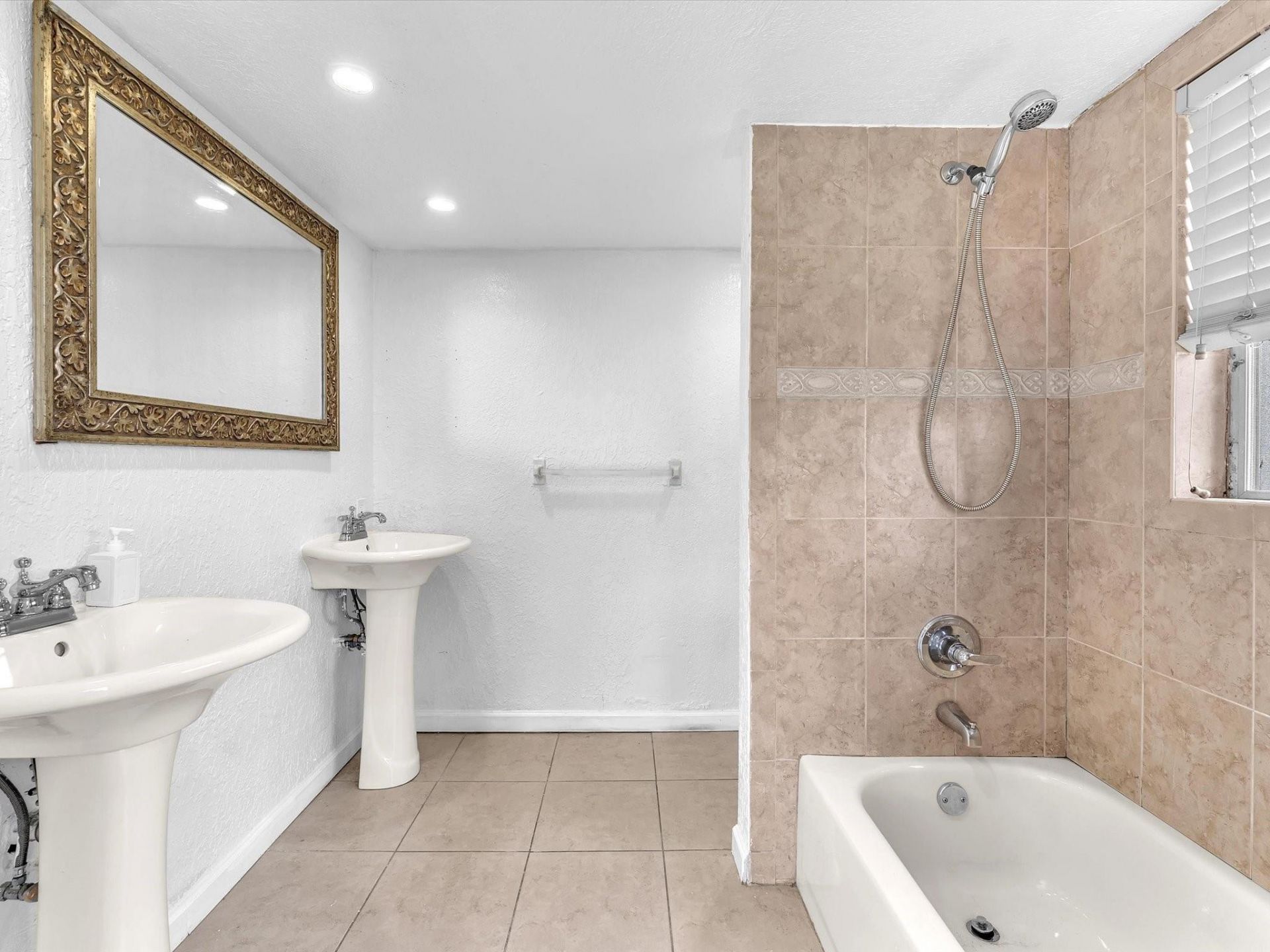 5275 NW 10th Court, Unit 401, Plantation, FL 33313 Photo