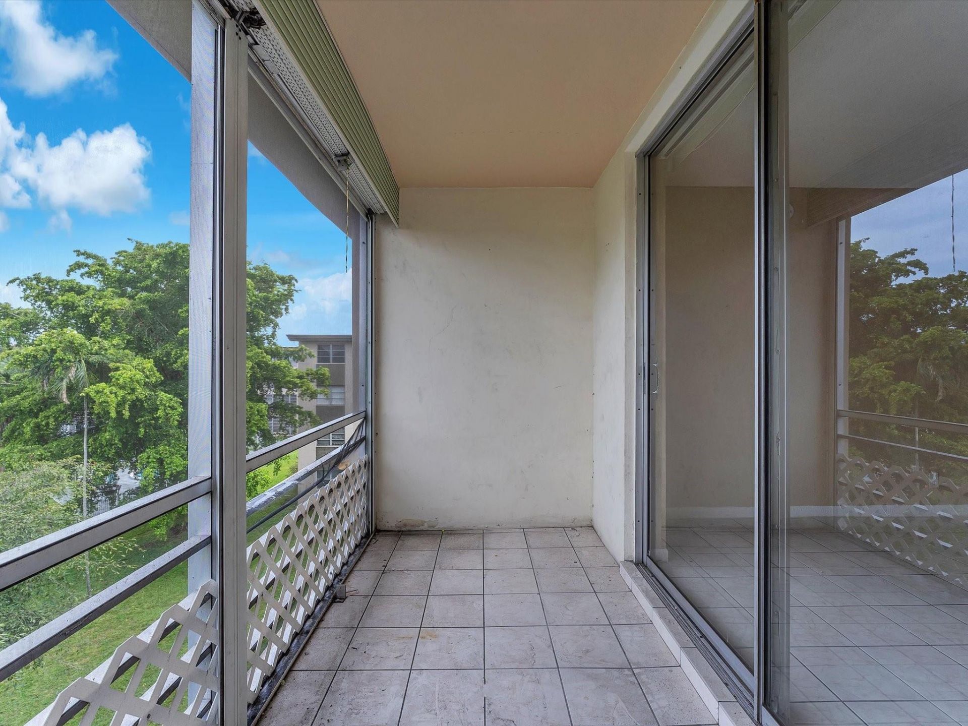 5275 NW 10th Court, Unit 401, Plantation, FL 33313 Photo
