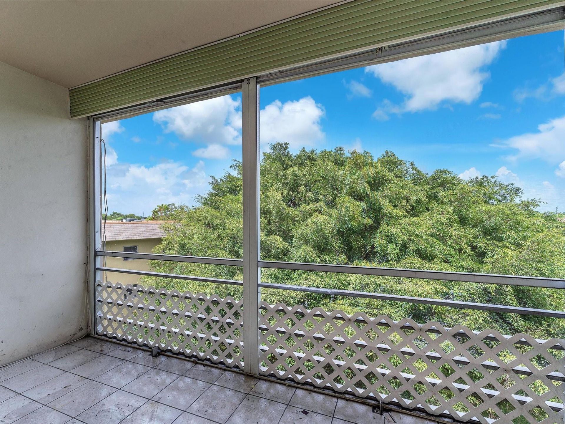 5275 NW 10th Court, Unit 401, Plantation, FL 33313 Photo