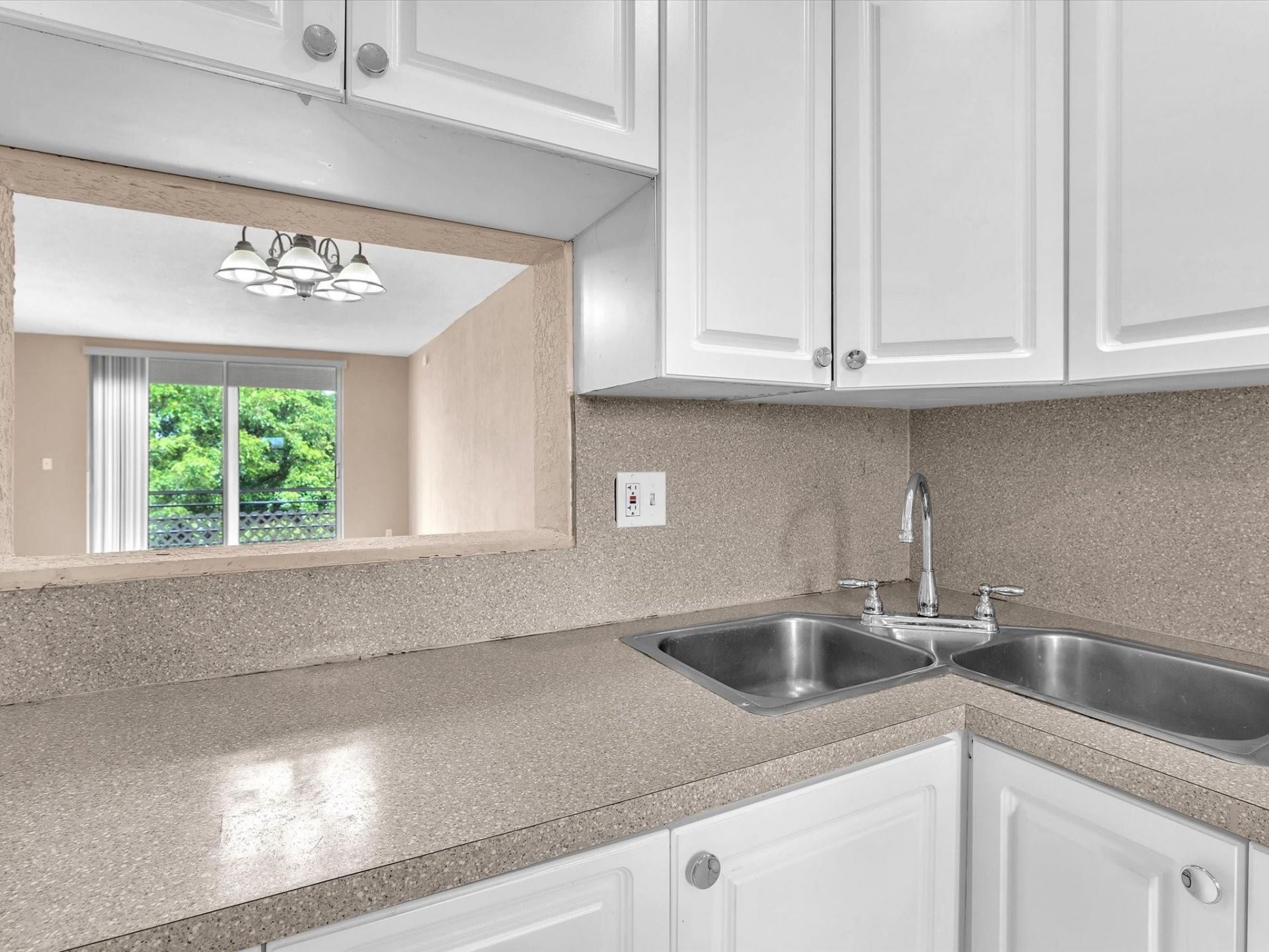 5275 NW 10th Court, Unit 401, Plantation, FL 33313 Photo
