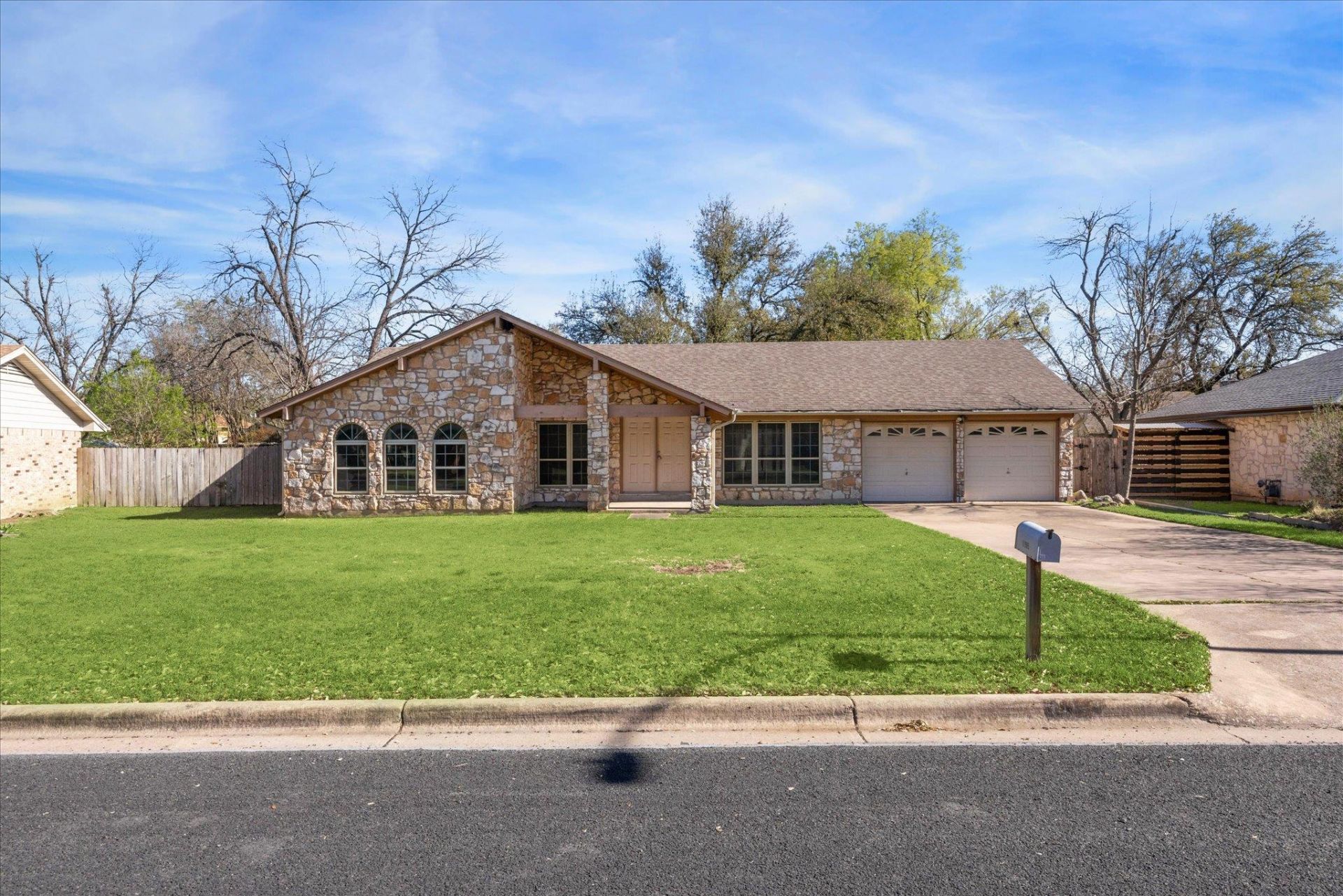 11905 Buckingham Rd, Austin, TX 78759 Main Photo