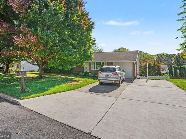 612 PARK HILLS DRIVE, MECHANICSBURG, PA 17055