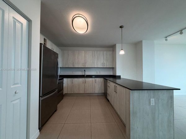 7525 E Treasure Dr , Unit 309, North Bay Village, FL 33141