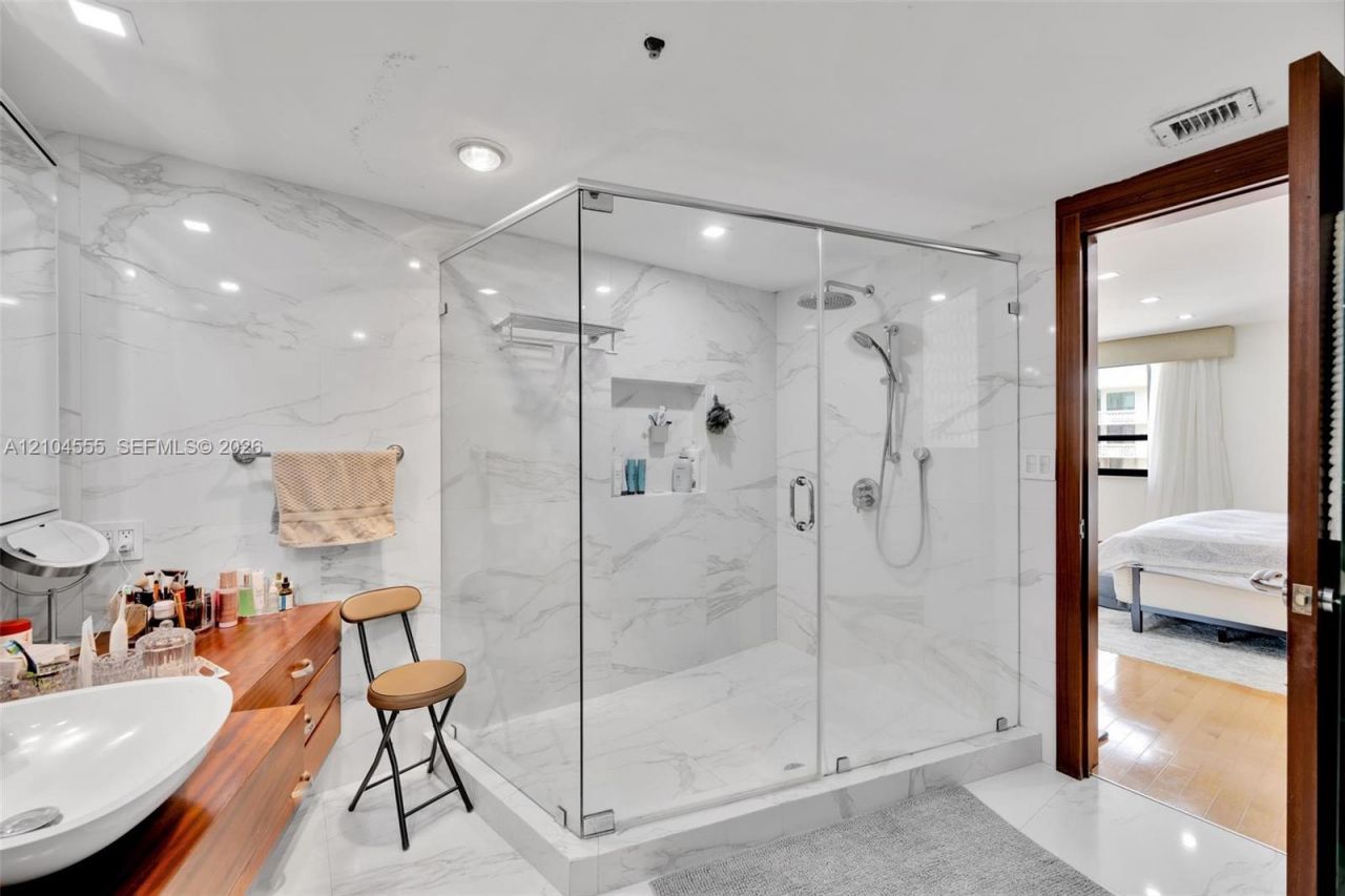 10175 Collins Ave, Unit 1207, Bal Harbour, FL 33154 Photo