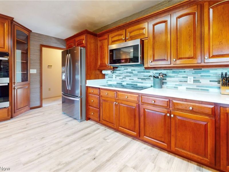 111 Avalon Estate, Wintersville, OH 43953 Photo 9