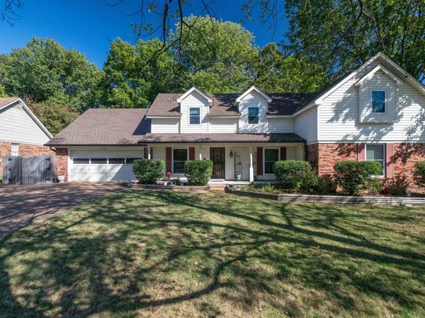 2708 ROCKCREEK PKY, Memphis, TN 38016