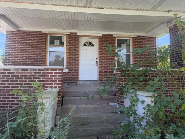 225 W 37th Avenue , Gary, IN 46408