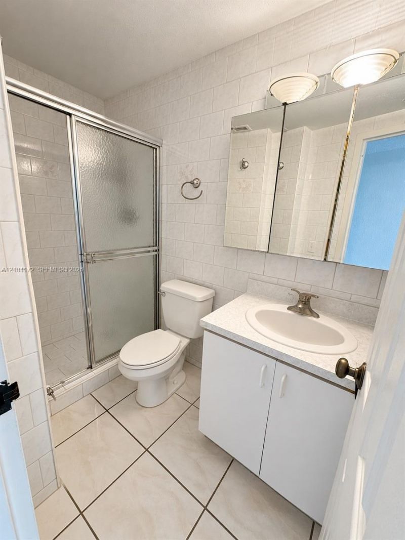 2829 Indian Creek Dr, Unit 410, Miami Beach, FL 33140 Photo