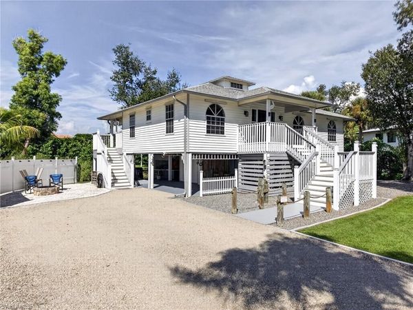 13370 ALMOND DR, FORT MYERS, FL 33908