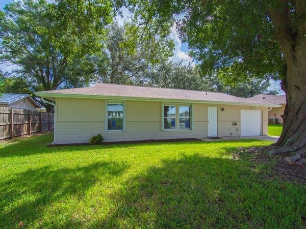 407 Easy Street , Sebastian, FL 32958