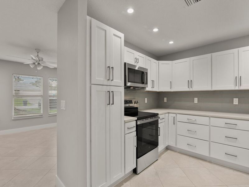 407 Easy Street , Sebastian, FL 32958 Photo
