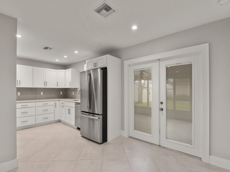 407 Easy Street , Sebastian, FL 32958 Photo