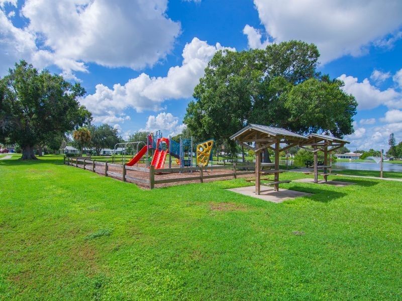 407 Easy Street , Sebastian, FL 32958 Photo