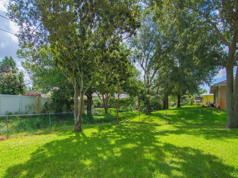 407 Easy Street , Sebastian, FL 32958 Photo
