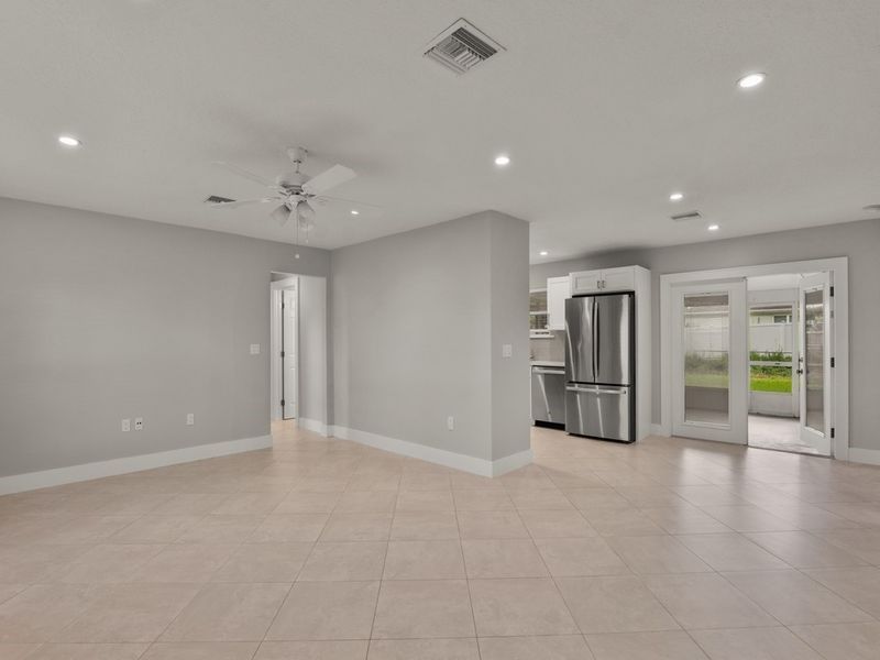 407 Easy Street , Sebastian, FL 32958 Photo