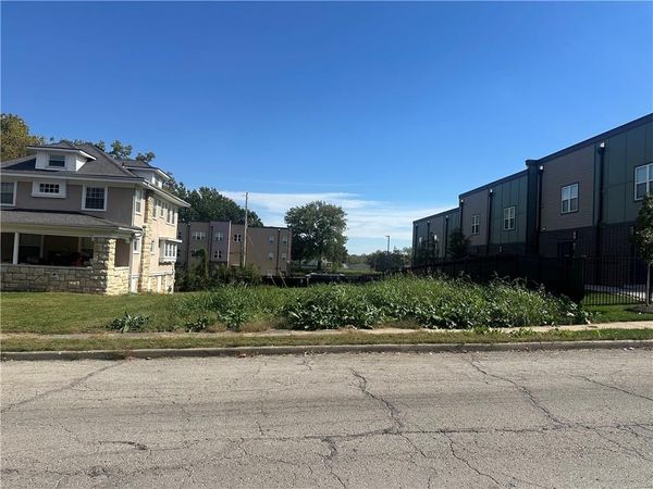 2737 Forest Avenue, Kansas City, MO 64109