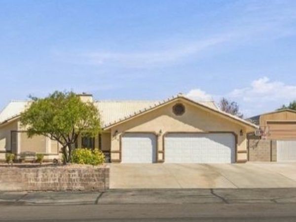 311 Glasgow Street , Henderson, NV 89015