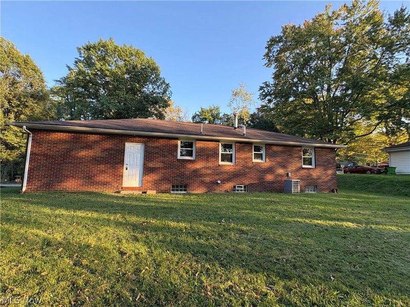 870 Milburn Road NE, Massillon, OH 44646 Photo 2