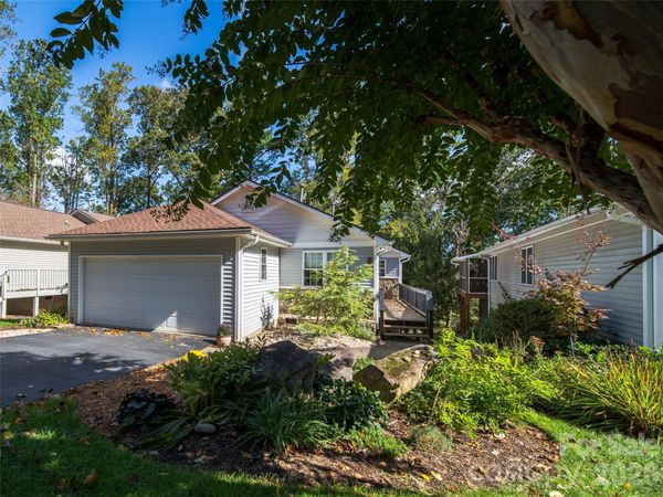 317 Ewarts Hill Road, Hendersonville, NC 28739