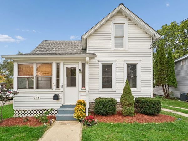 248 S Water Street , Batavia, IL 60510