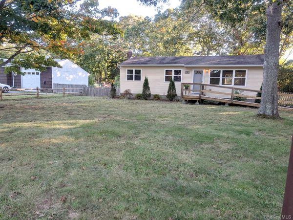 23 Howell Place, Speonk, NY 11972