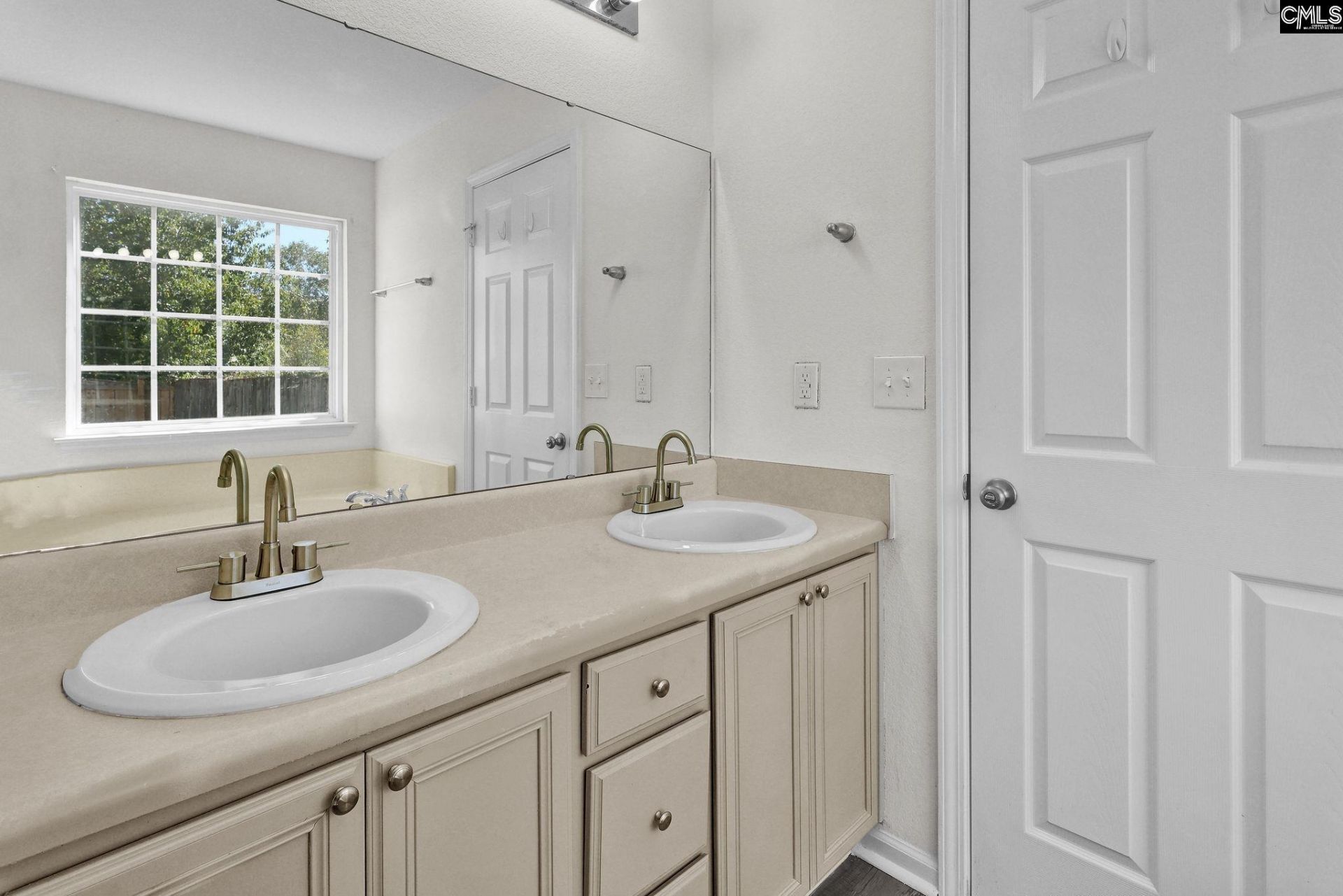 231 Hunters Mill Drive Photo 16