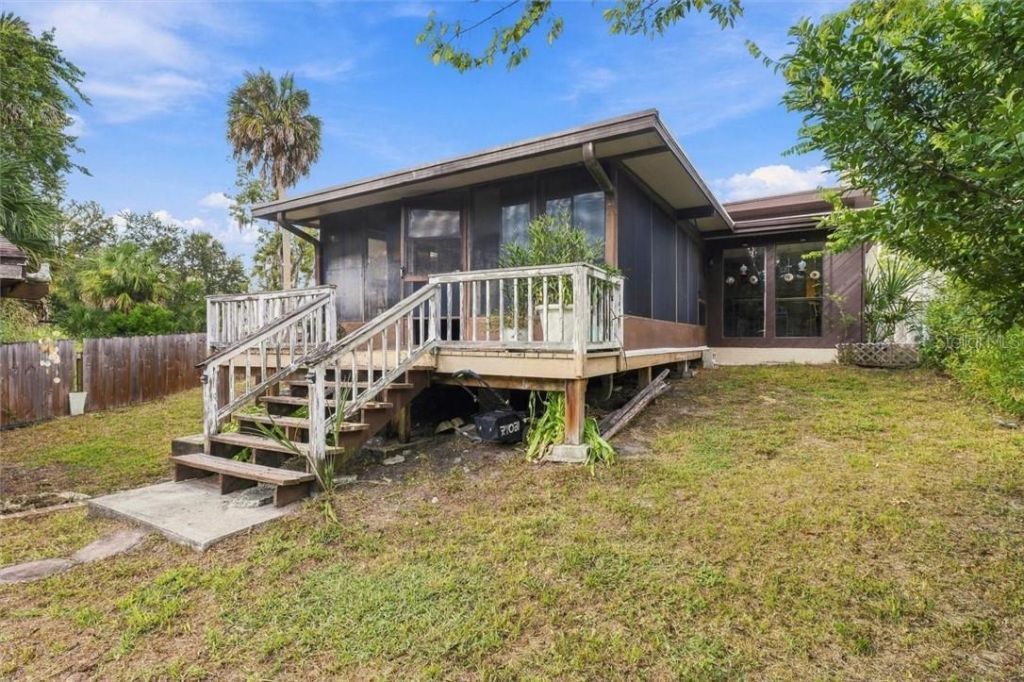 360 S Inglis Avenue, Inglis, FL 34449 Photo