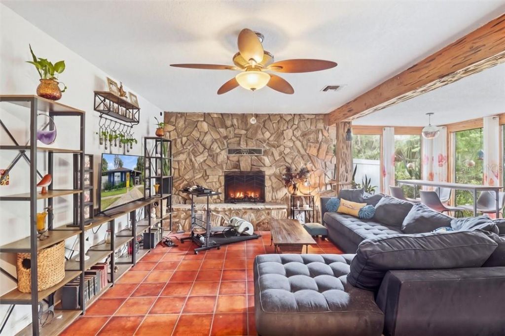 360 S Inglis Avenue, Inglis, FL 34449 Photo