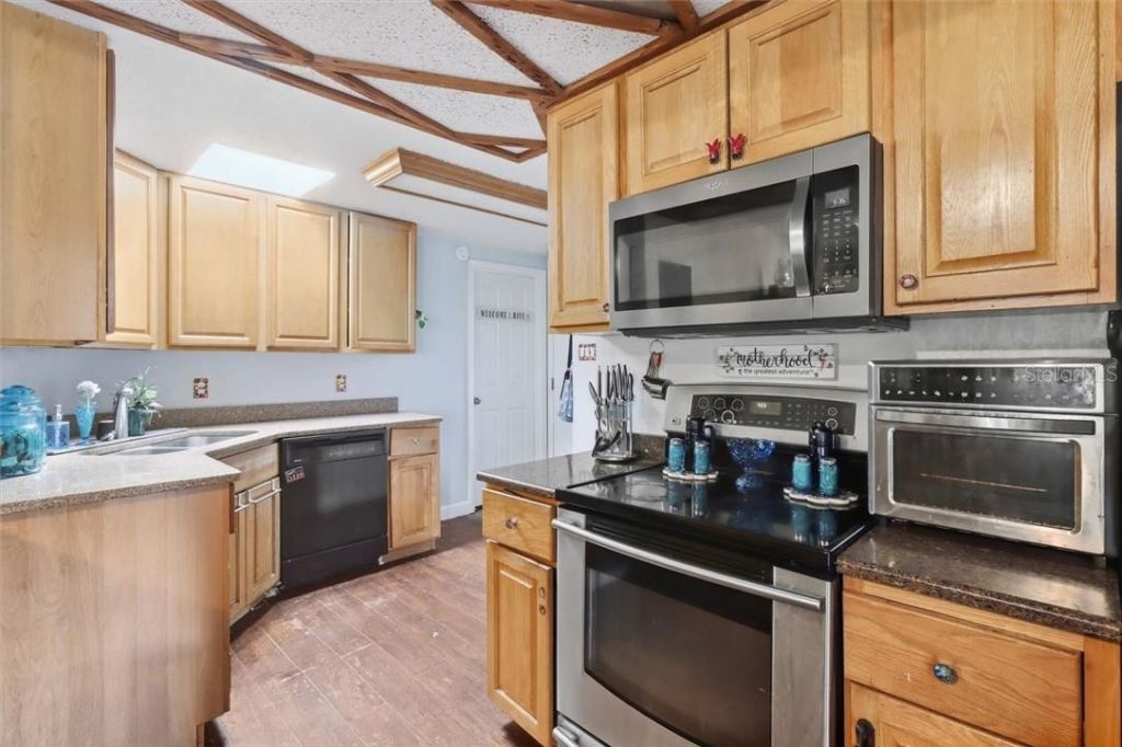 360 S Inglis Avenue, Inglis, FL 34449 Photo