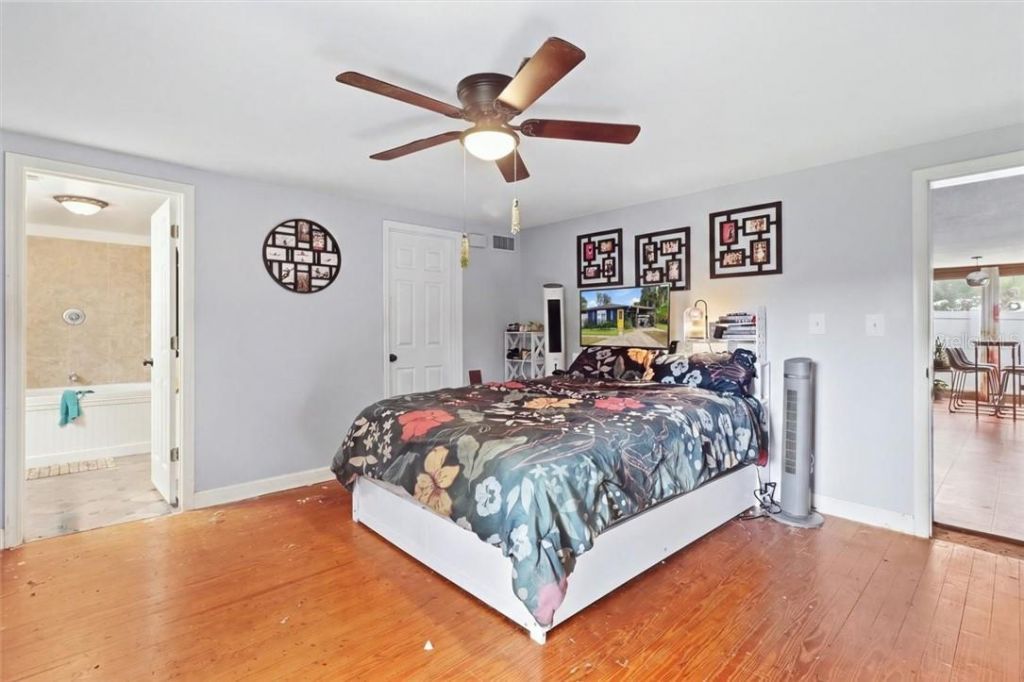 360 S Inglis Avenue, Inglis, FL 34449 Photo