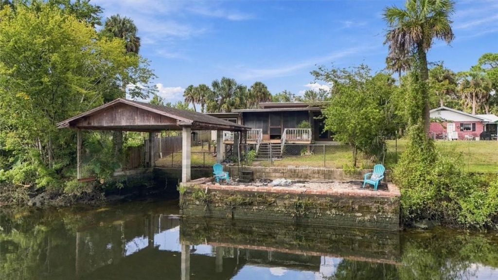 360 S Inglis Avenue, Inglis, FL 34449 Photo