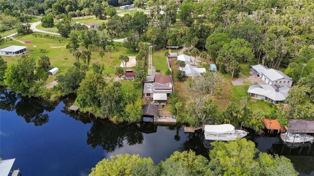 360 S Inglis Avenue, Inglis, FL 34449 Photo