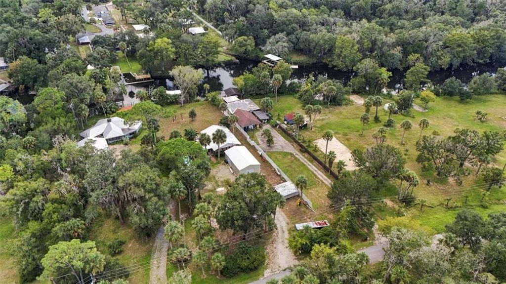 360 S Inglis Avenue, Inglis, FL 34449 Photo