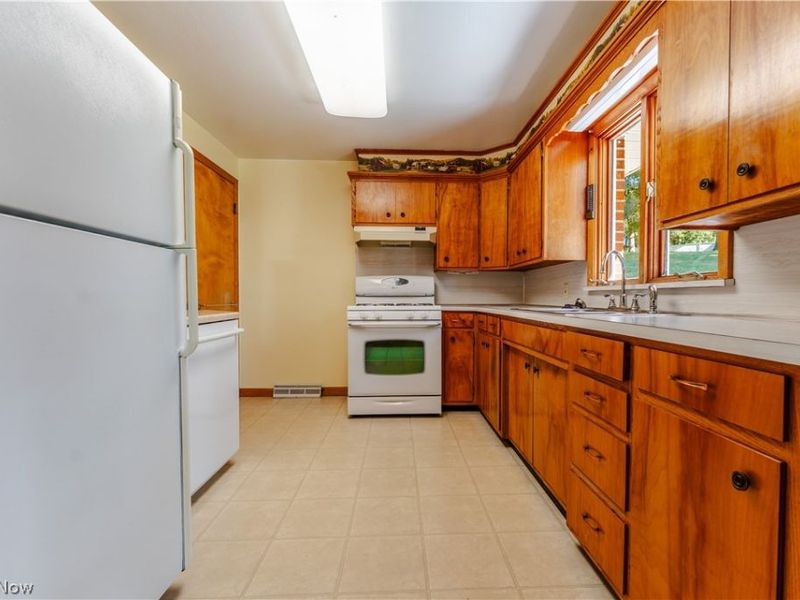 383 Bahler Street SW, Sugarcreek, OH 44681 Photo 8