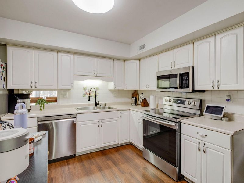 3210 Gambit Square, Dayton, OH 45449 Photo 4