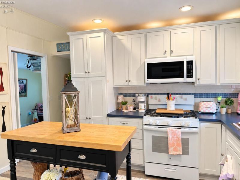 59 Rathbun Drive, Marblehead, OH 43440 Photo 8