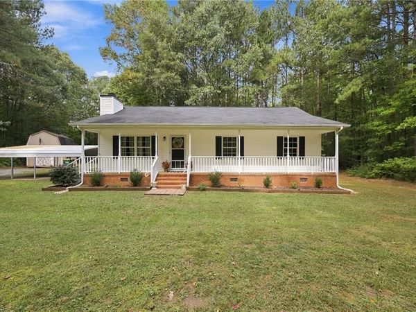 5822 Mill Pointe Lane , Efland, NC 27243