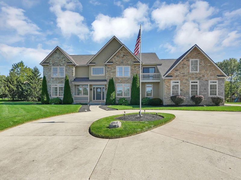 7703 Havens Court W, Blacklick, OH 43004 Photo 2