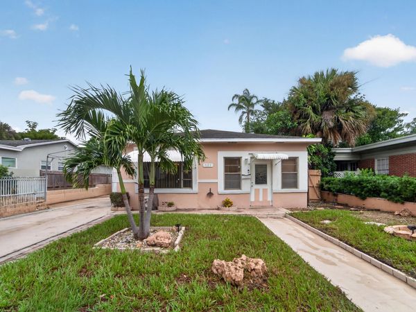 521 26TH Street, West Palm Beach, FL 33407