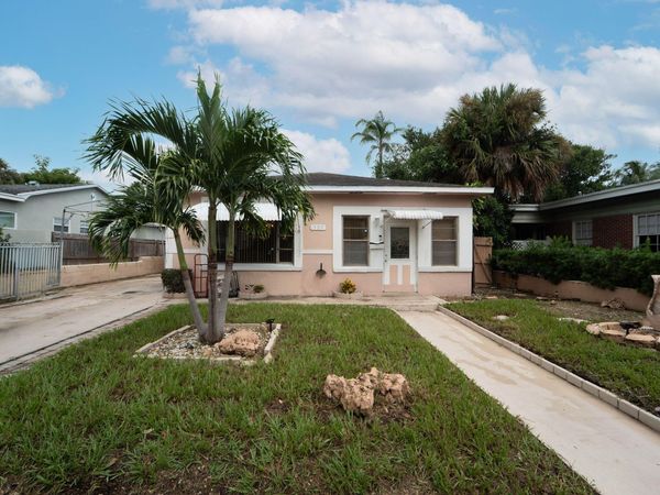 521 26TH Street, West Palm Beach, FL 33407