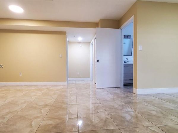1627 NW 18th St , Unit 310, Miami, FL 33125