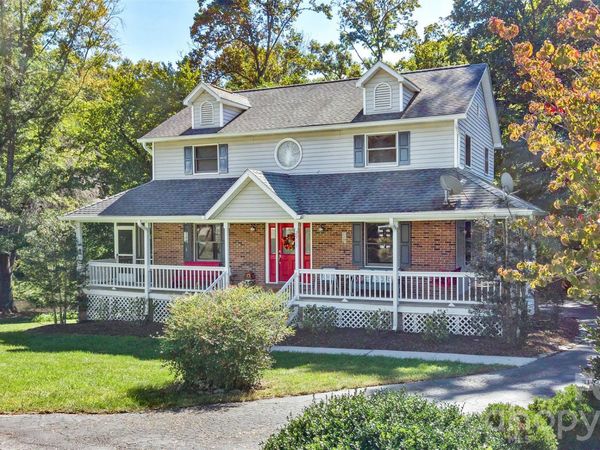 2911 Middleton Place , Unit 32, Hendersonville, NC 28791