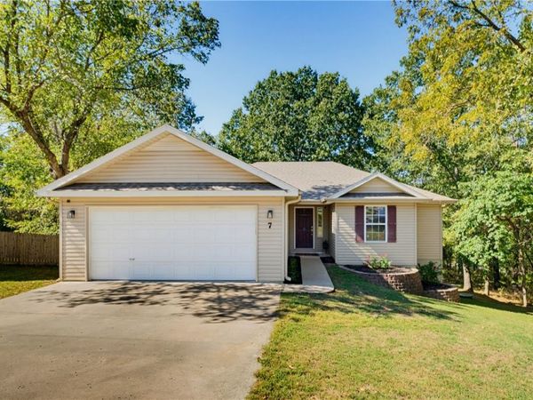 7 Witherby Lane, Bella Vista, AR 72714