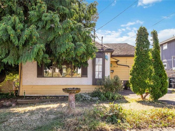 1415 LANG St , Victoria, BC V8T 2S6