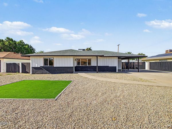 2328 W VILLAGE Drive, Phoenix, AZ 85023