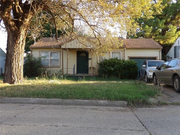305 W Hickory Avenue, Enid, OK 73701