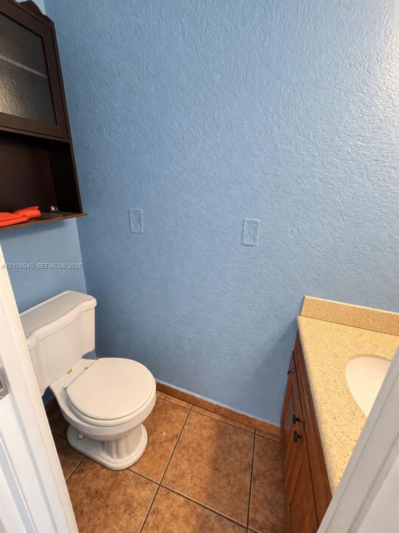 1064 W 42nd St, Unit 9, Hialeah, FL 33012 Photo