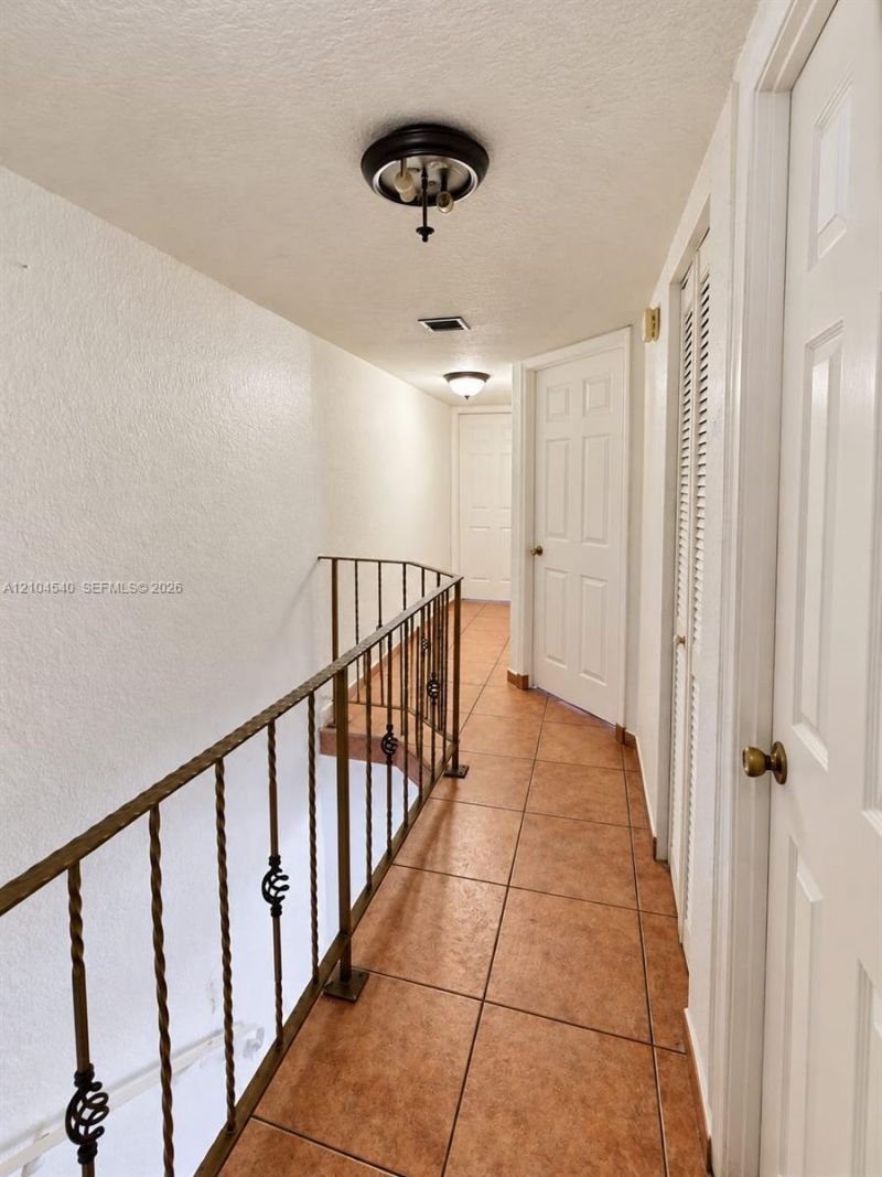 1064 W 42nd St, Unit 9, Hialeah, FL 33012 Photo
